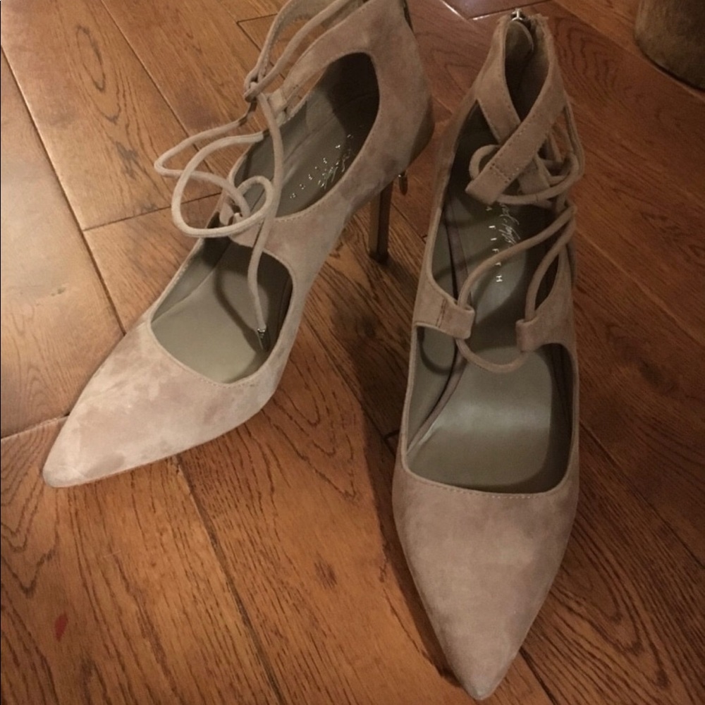 Lord and Taylor size 7.5